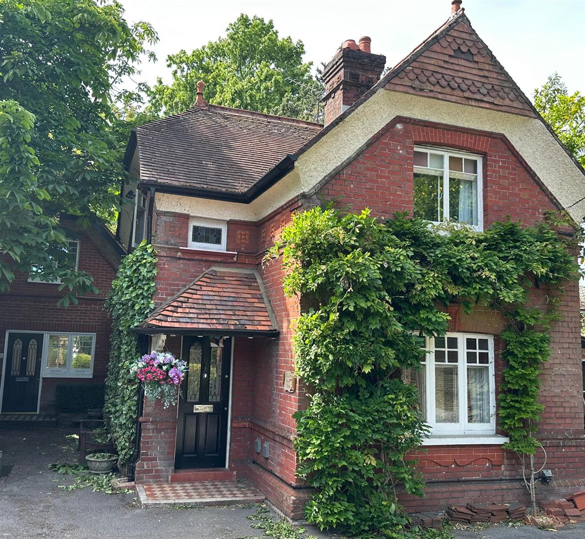 Bassett Avenue, Southampton, SO16 7FX